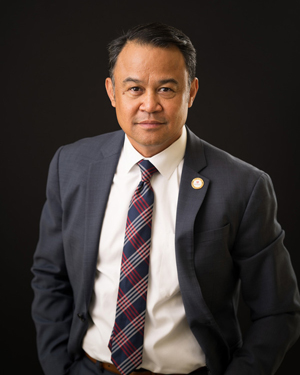 headshot of frankie laanan